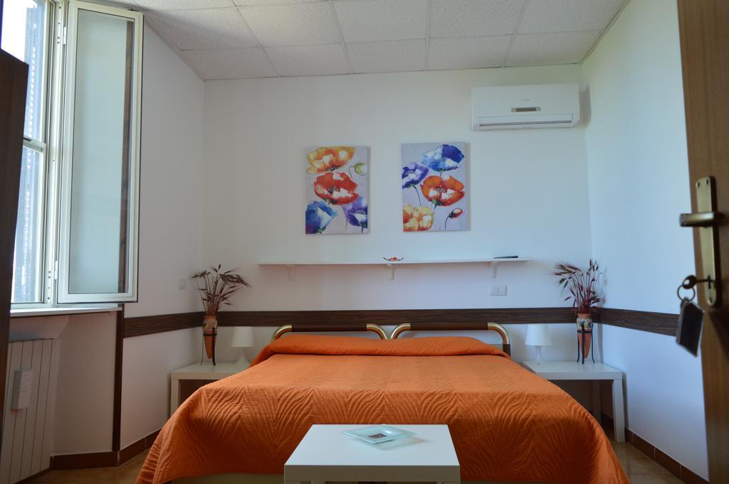 Albergo Ollolai Civitavecchia Eksteriør bilde