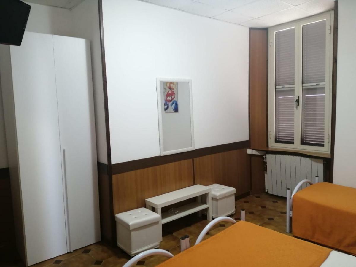 Albergo Ollolai Civitavecchia Eksteriør bilde